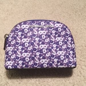 Michael Kors Jet Set makeup bag 💄